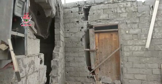 الميليشيات الحوثية تقصف حي المنظر بقذائف الهون وتفجر مسجداً بالحديدة