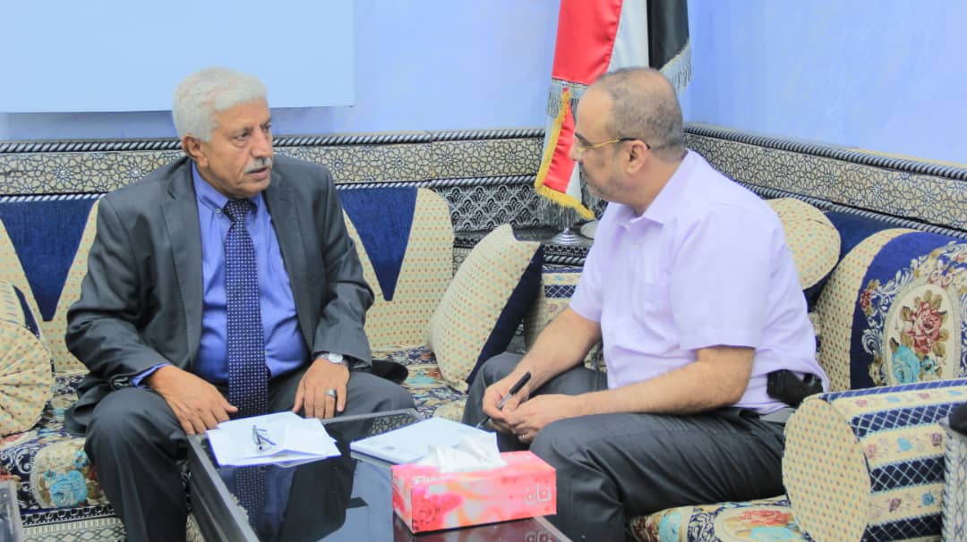 نائب رئيس الوزراء يناقش مع وزير الصحة أوضاع القطاع الصحي في عدن والمحافظات المحررة