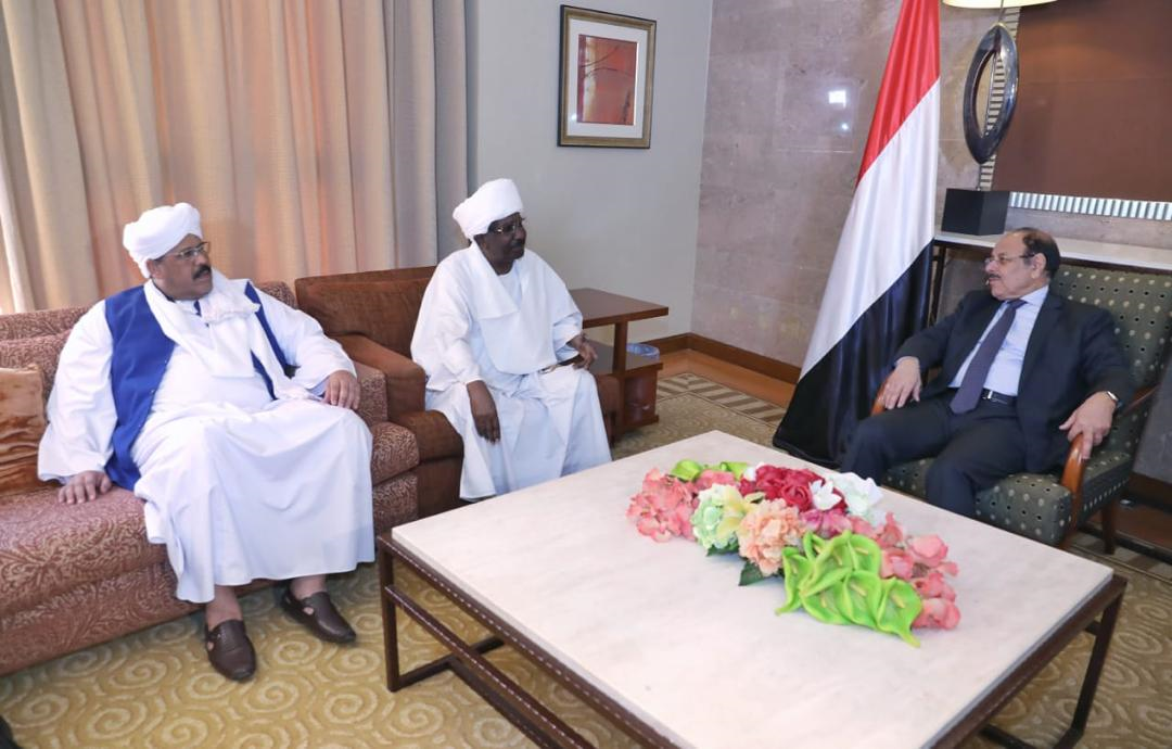 نائب رئيس الجمهورية يلتقي السفير السوداني بمناسبة انتهاء فترة عمله