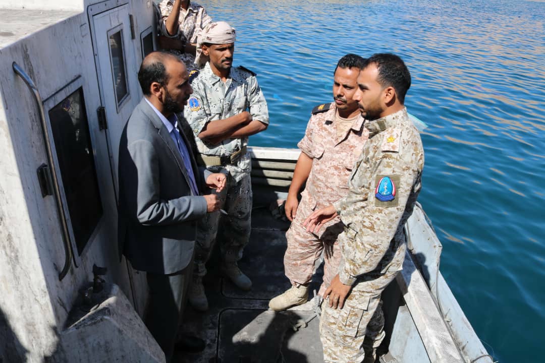 وزير الثروة السمكية يطلع على آليات إصدار تراخيص وترقيم سفن وقوارب الصيد التقليدي في منطقة البحر العربي