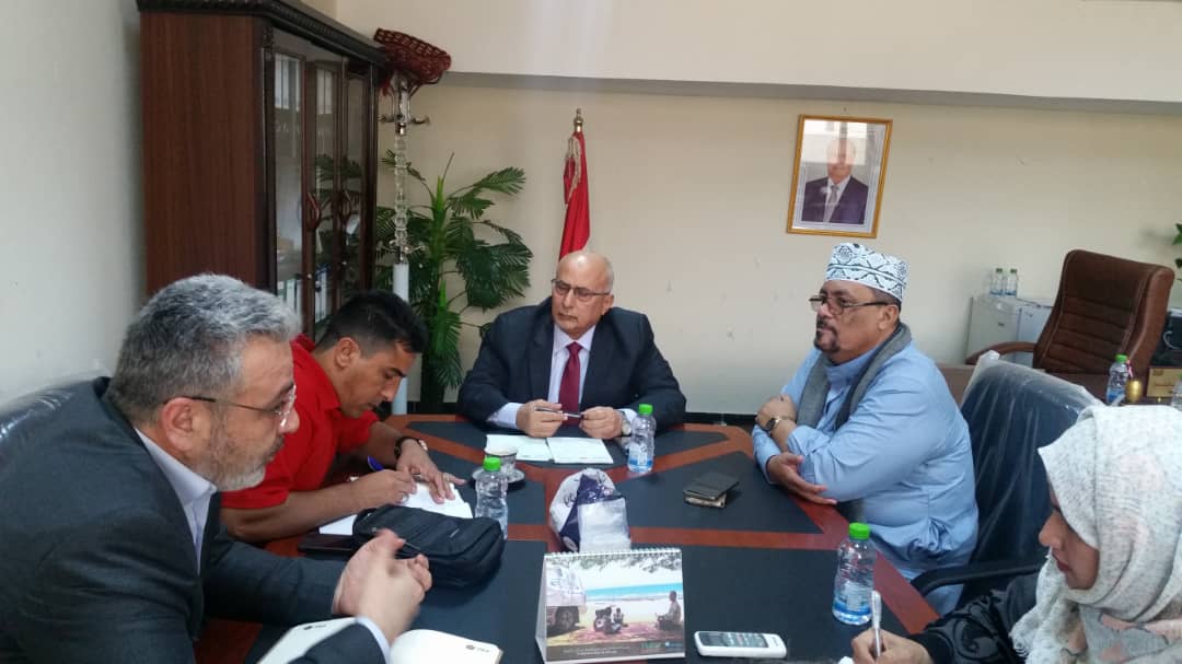 وزير الادارة المحلية يناقش مع هيئات الاغاثة التركية الخطط الاغاثية في اليمن 