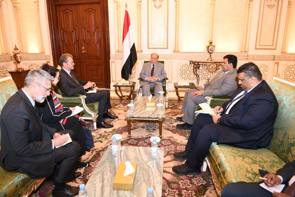 رئيس الجمهورية يستقبل السفير الفرنسي لدى اليمن 