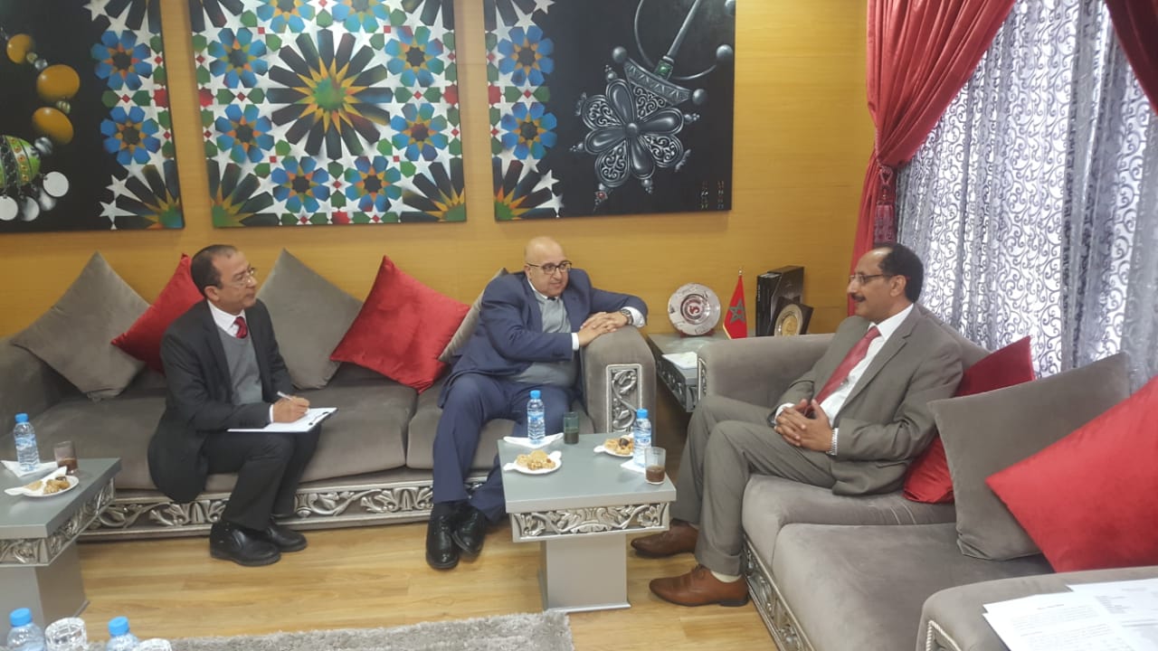 السفير الاصبحي يبحث تفعيل الاتفاقيات الثنائية بين جامعة محمد الخامس والجامعات اليمنية