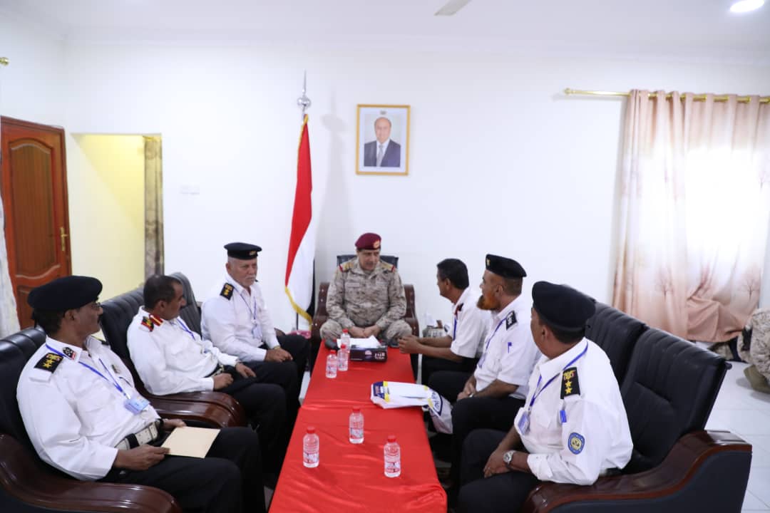 رئيس الأركان يعقد اجتماعا للقوات البحرية ويلتقي قائدي 39 مدرع و119 مشاه في عدن