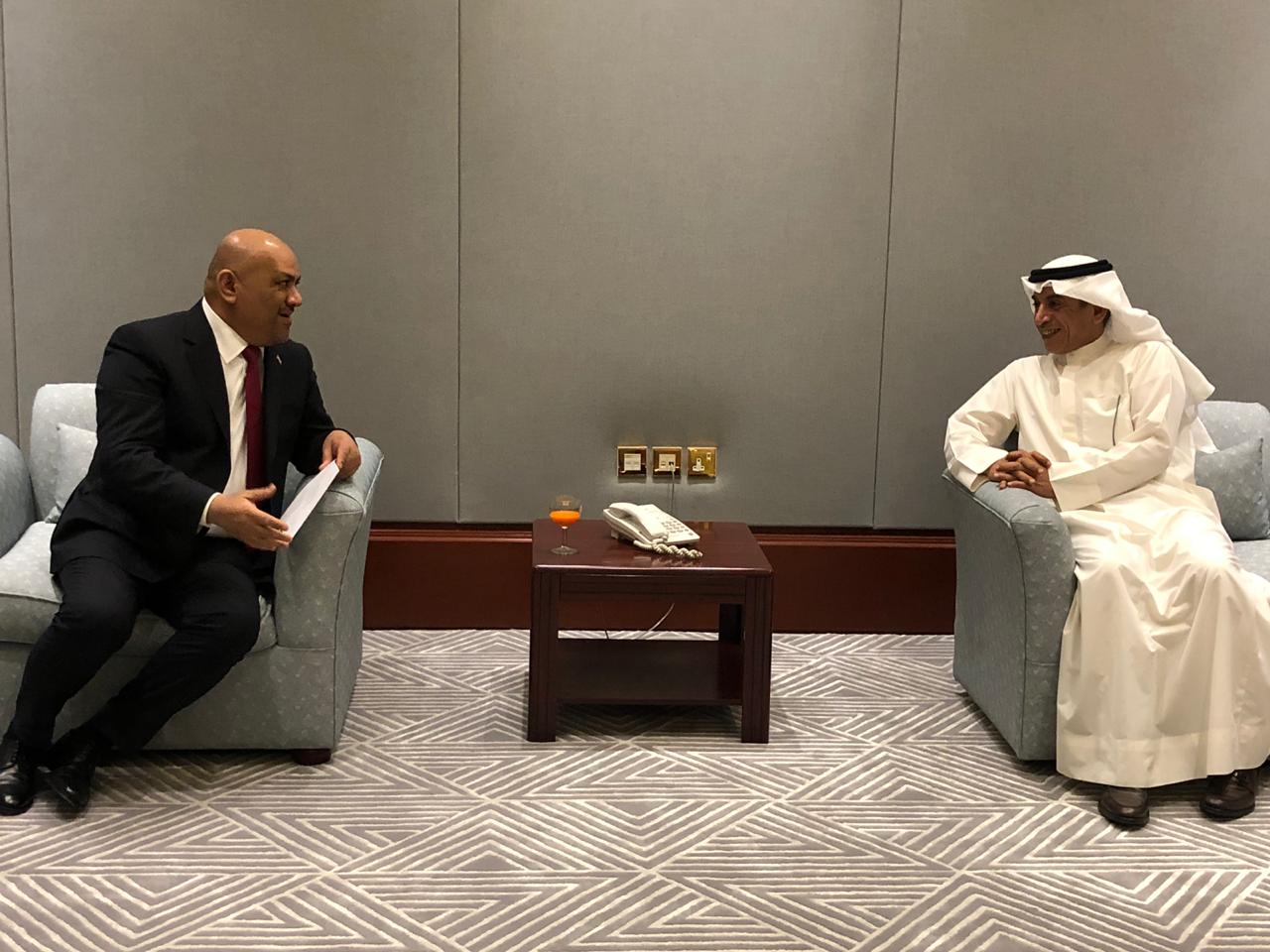 وزير الخارجية يثمن اهتمام الكويت بالطلاب اليمنيين واستيعابهم في النظام التعليمي  