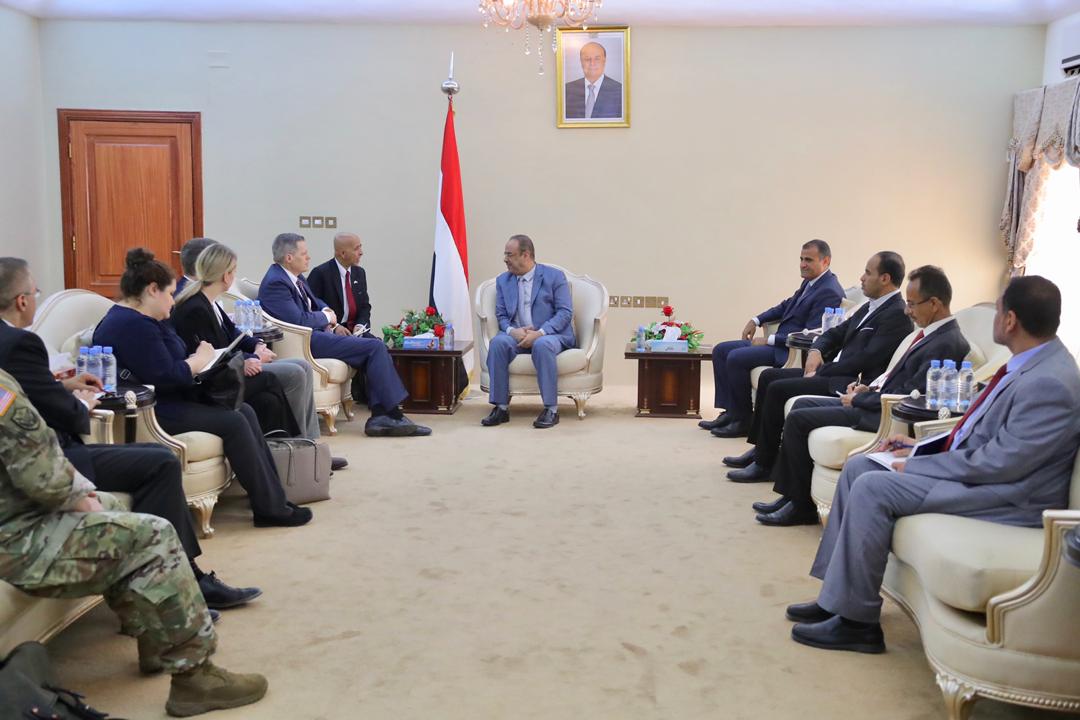  الميسري يؤكد حرص واهتمام الحكومة على تعزيز التعاون الأمني المشترك مع واشنطن