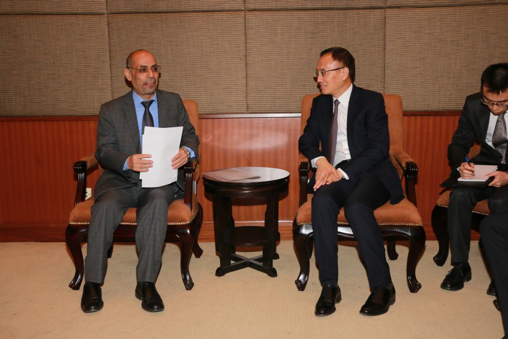 سفير اليمن في بكين يلتقي مساعد وزير الخارجية الصيني 