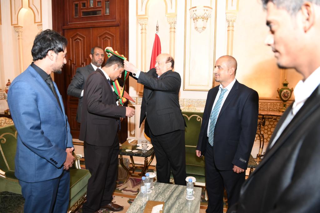 رئيس الجمهورية يمنح الشهيد اللواء محمد صالح طماح وسام الشجاعة 