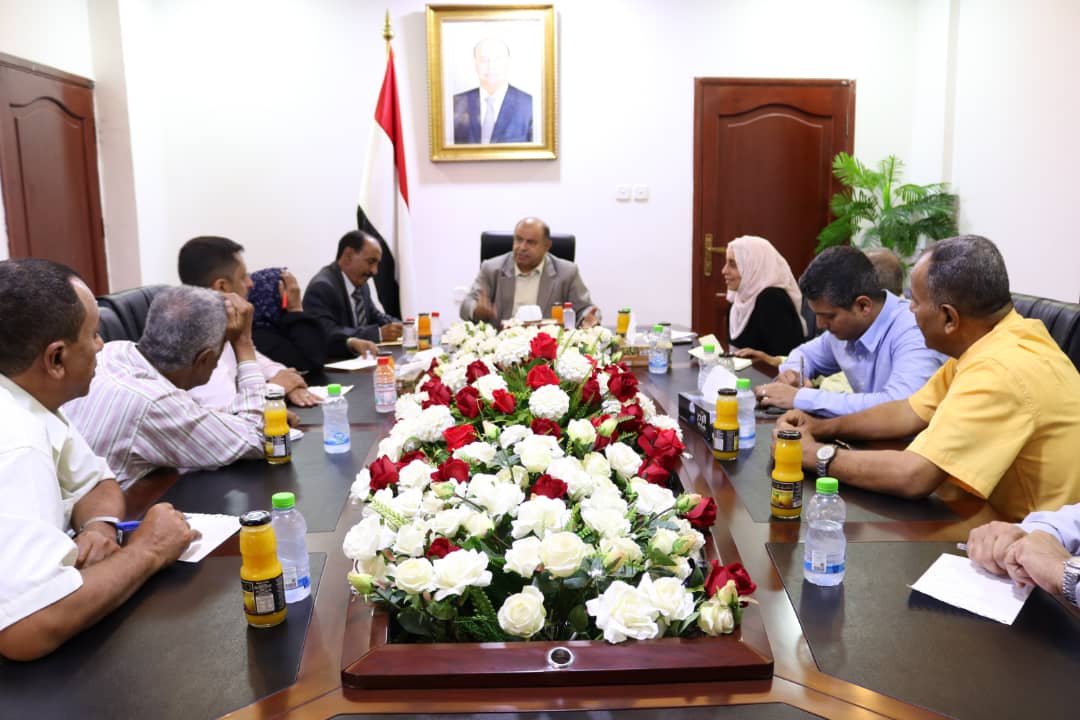 إجتماع في عدن برئاسة الخنبشي يناقش سبل تحسين أوضاع العمال 