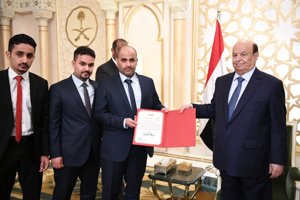 رئيس الجمهورية يمنح وسام الشجاعة للشهيد اللواء صالح الزنداني 