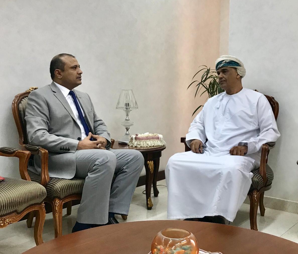 السفير شطيف يلتقي رئيس دائرة المشرق العربي بالخارجية العمانية