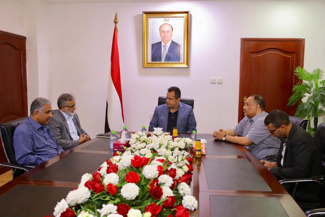 رئيس الوزراء يستقبل يلتقي مدير برنامج الغذاء العالمي لدى اليمن