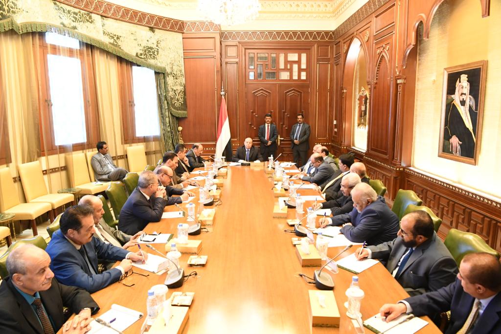 رئيس الجمهورية يناقش مع هيئة مستشاريه التطورات على الساحة اليمنية