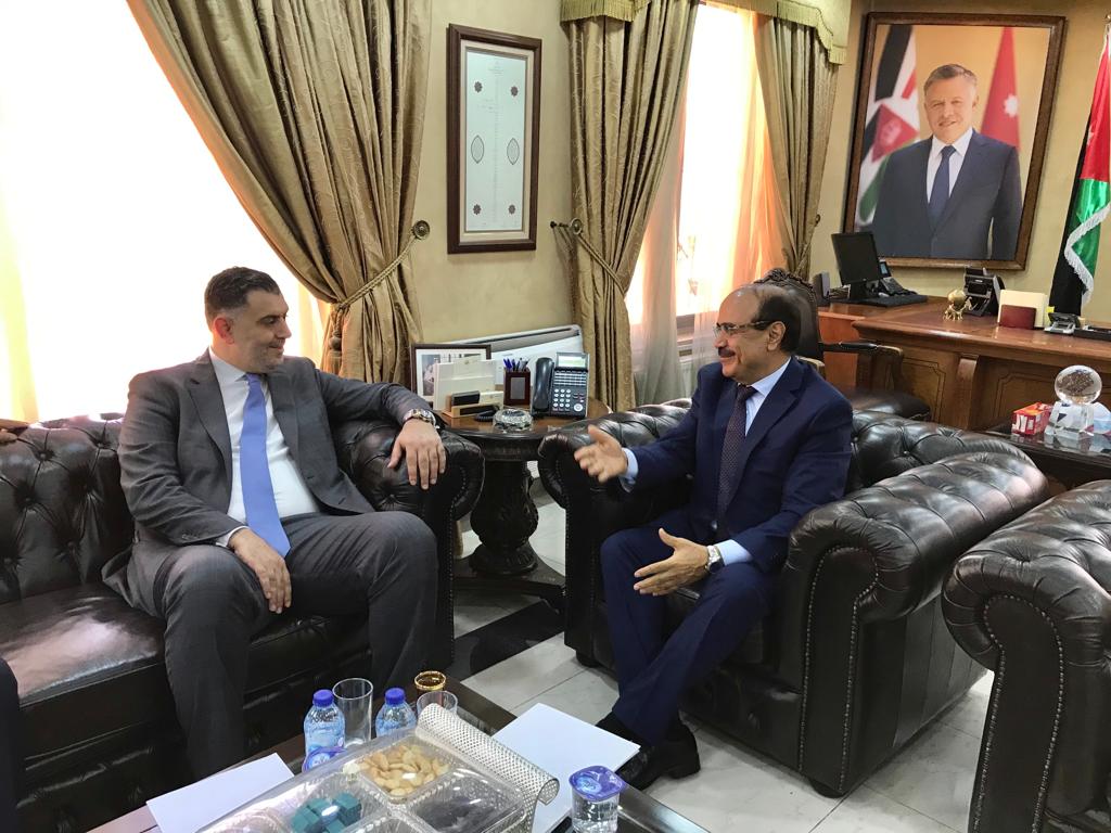  سفير اليمن يبحث مع وزير العمل الأردني العلاقات الثنائية 