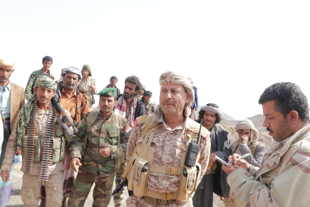 قائد المنطقة العسكرية الثالثة يتفقد أبطال الجيش في جبهتي صرواح وهيلان