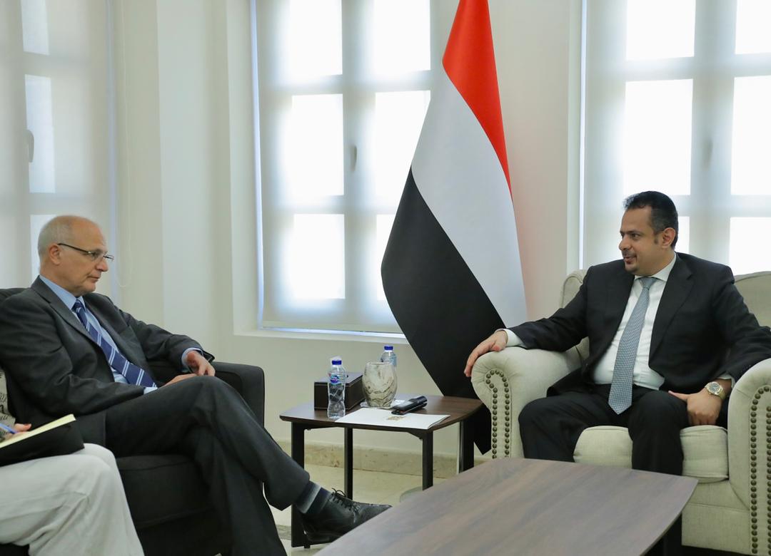 
رئيس الوزراء يشيد بالدور البريطاني الحريص على إحلال الامن والاستقرار في اليمن 