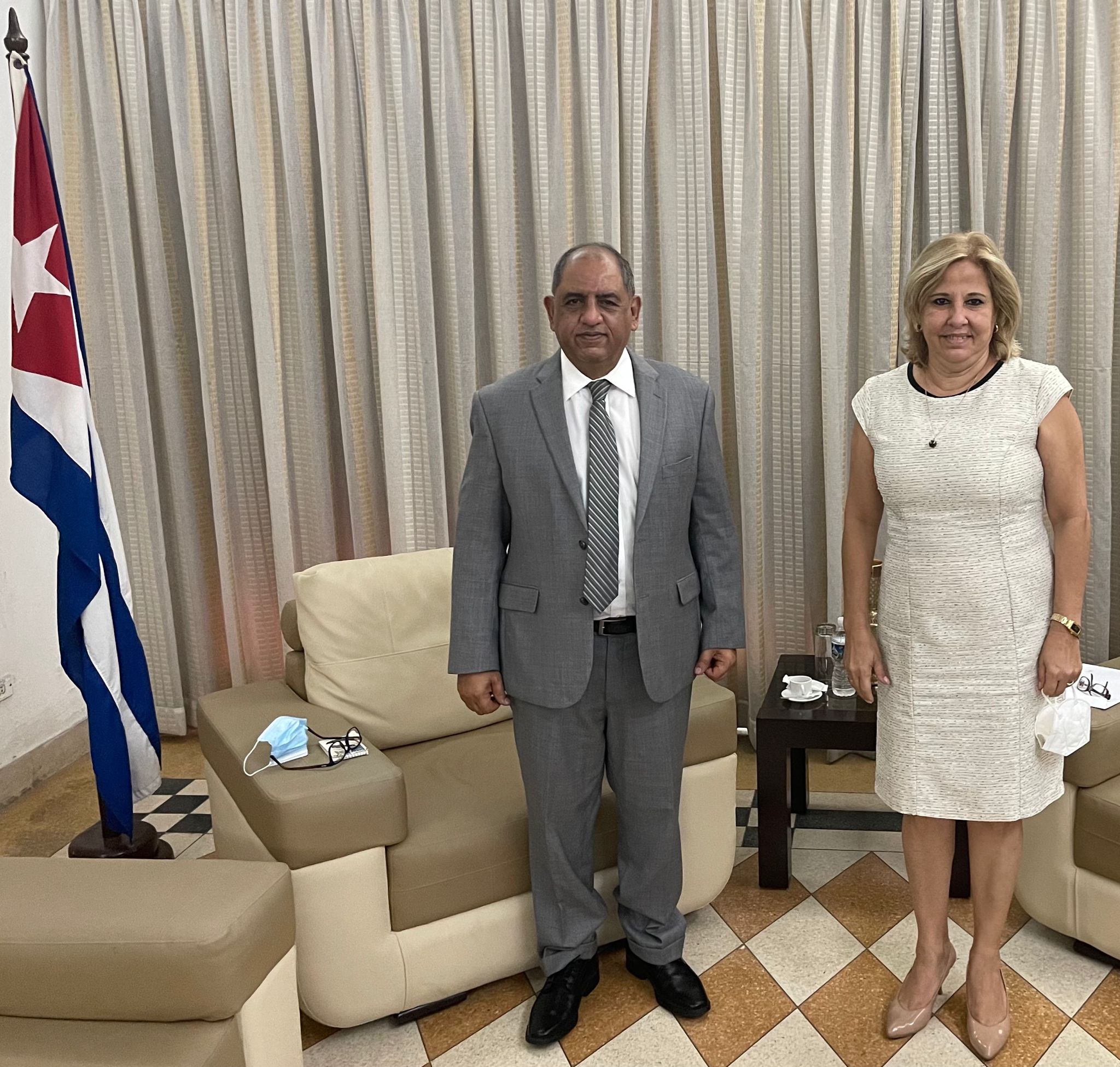 
سفير اليمن يلتقي النائبة الاول لوزير التجارة الخارجية الكوبية 
