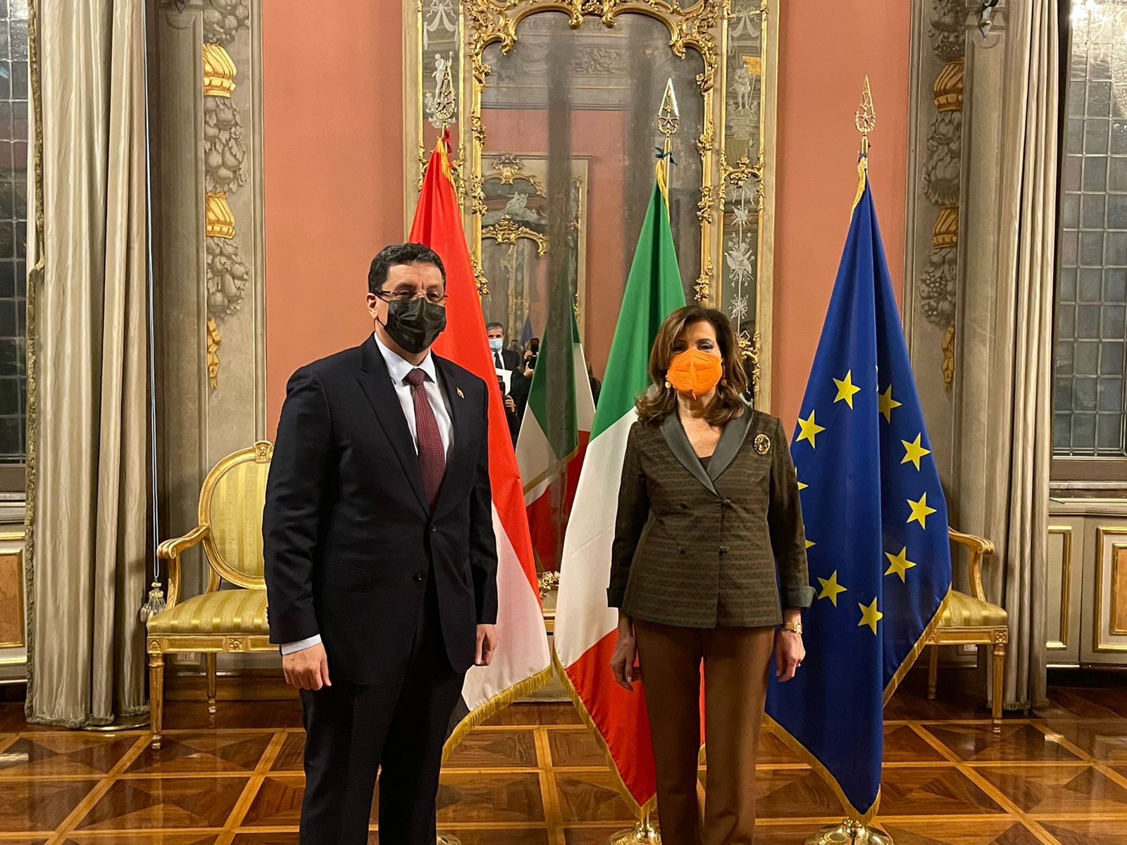 
وزير الخارجية يبحث مع رئيسة مجلس الشيوخ الايطالي اهمية استئناف التعاون الثنائي