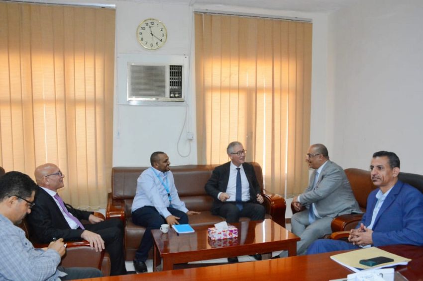 وزير التخطيط يكرم ممثل اليونيسيف السابق في اليمن بمناسبة إنتهاء فترة عمله 