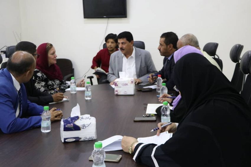 اللجنة الوطنية للتحقيق تعقد في عدن لقاء مع فريق لجنة العقوبات التابع لمجلس الامن 