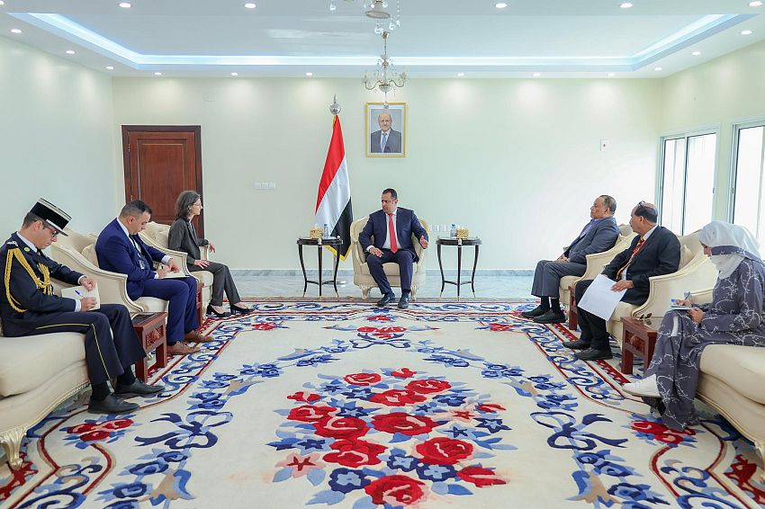 رئيس الوزراء يستقبل في عدن سفيرة جمهورية فرنسا لدى اليمن