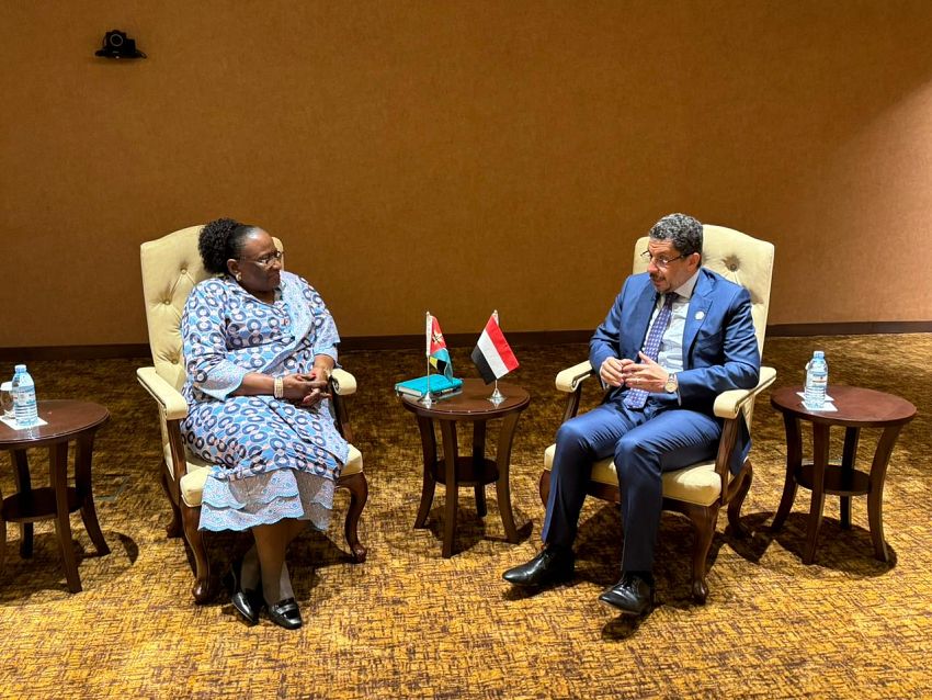 بن مبارك يبحث مع وزيرة خارجية موزمبيق سبل تعزيز وتطوير العلاقات الثنائية