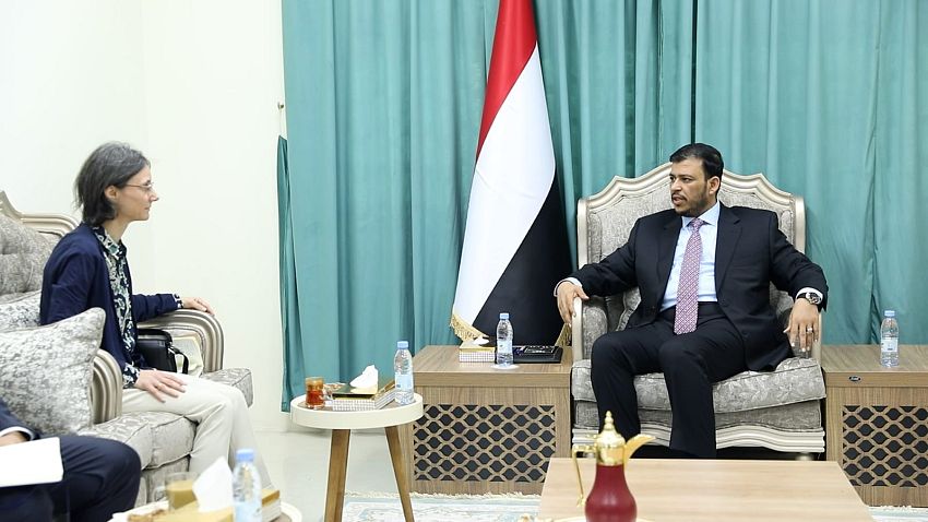 عضو مجلس القيادة الدكتور عبدالله العليمي يستقبل سفيرة فرنسا لدى اليمن