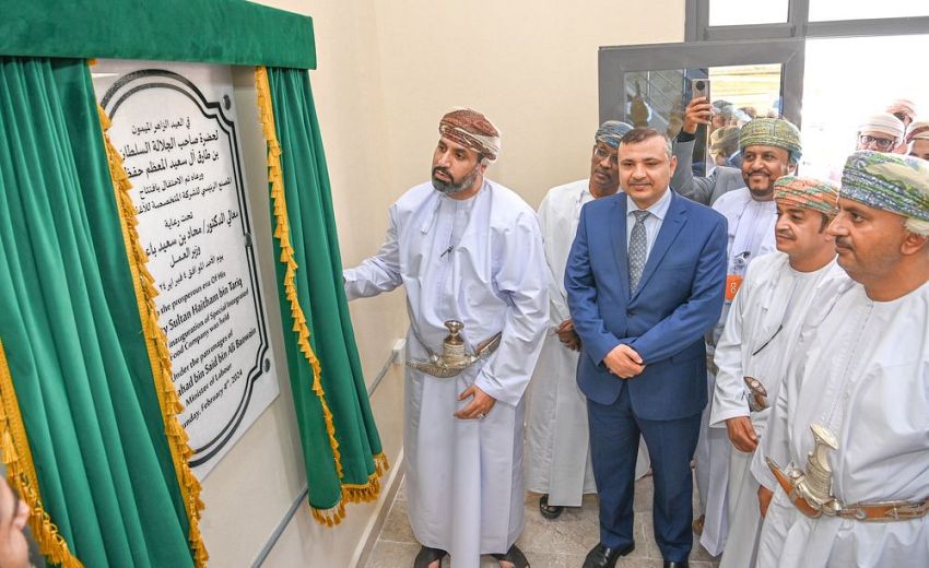 سفير اليمن يشارك في افتتاح ٣ مصانع في المنطقة الحرة بمدينة صلالة العمانية 