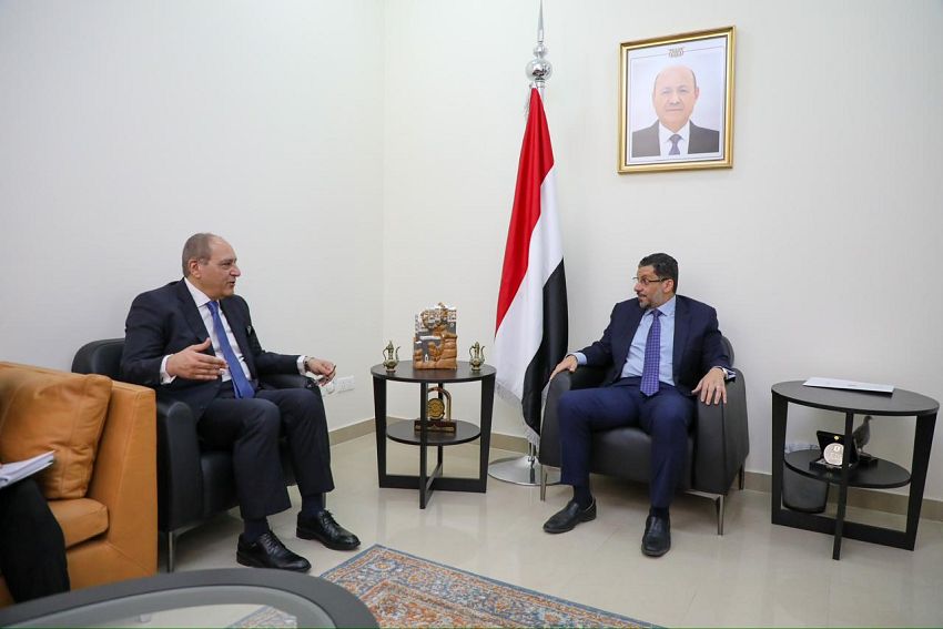 وزير الخارجية يبحث مع السفير المصري القضايا الإقليمية والدولية ذات الاهتمام المشترك