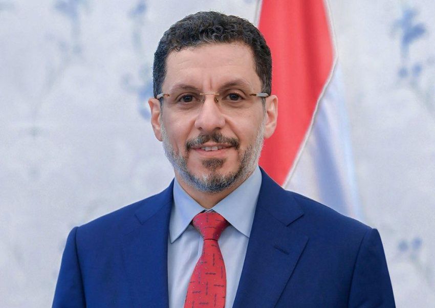 رئيس الوزراء يتلقى اتصالاً هاتفياً من وزير الخارجية المصري