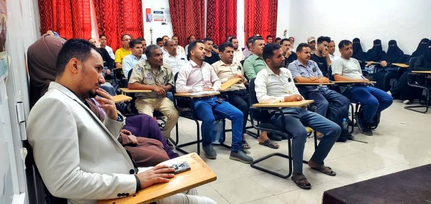 تدشين دورة تدريبية لكوادر المستشفيات بتعز حول الاصابات الجماعية