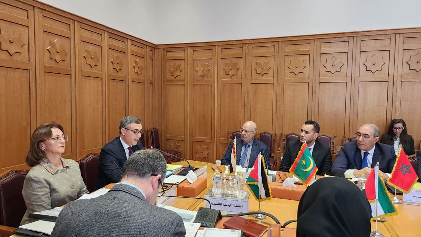 اليمن يشارك في الاجتماع التاسع لفريق العمل العربي المعني بتطوير البعد الشعبي لجامعة الدول العربية القاهرة - سبأنت. شاركت الجمهورية اليمنية، في أعمال الاجتماع التاسع لفريق العمل العربي المعني بتطوير البعد الشعبي لجامعة الدول العربية في منظوم 