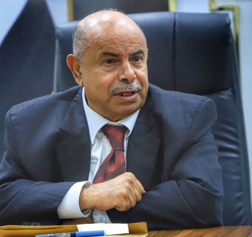 الخنبشي يبارك مبادرة مؤتمر للمكونات الجنوبية ويعلن وقوف أبناء حضرموت خلف القيادة السياسية عدن سبأنت. رحب محافظ محافظة حضرموت، رئيس اللجنة الأمنية، قائد قوات درع الوطن بالمحافظة، سالم الخنبشي، اليوم، باستجابة المملكة العربية السعودية، لدع 